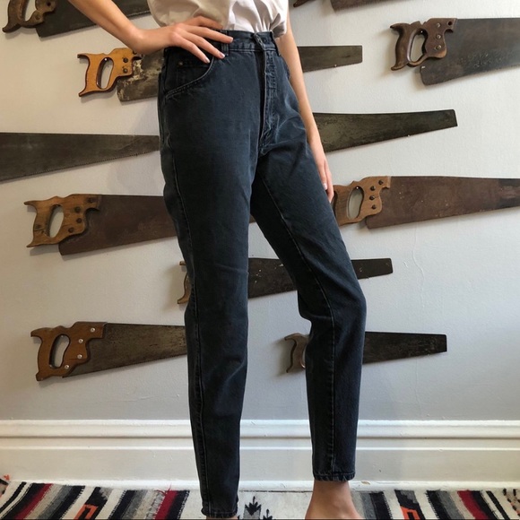 ❌SOLD❌Vtg Levis 901 High Waisted Tapered Jeans 26” - Picture 2 of 9
